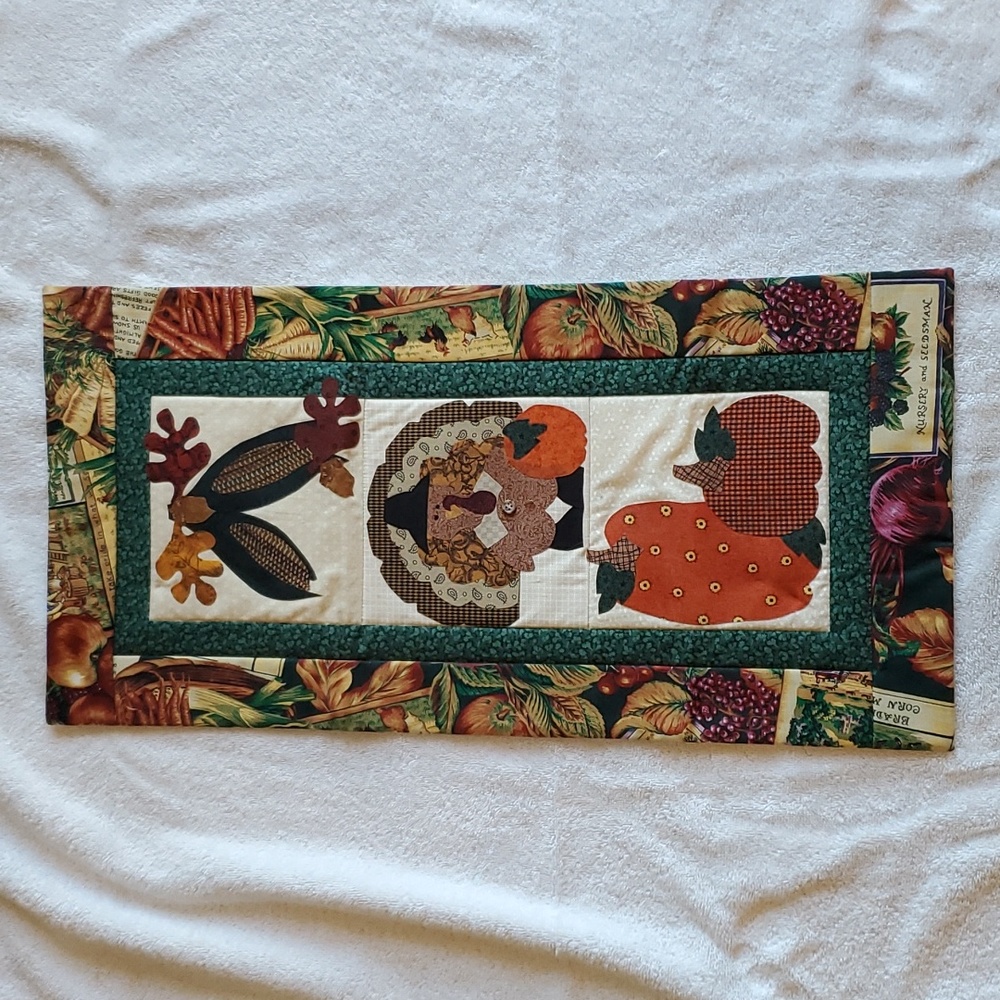 Hand-made Quilted Fall-themed wall hanging perfect condition 11.5" X 23"